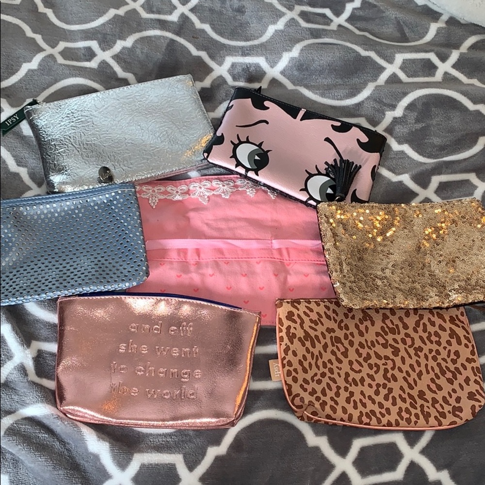 Make up bag lot